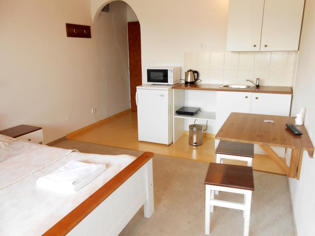 White Rabbit Hall Hotel Podebrady Δωμάτιο φωτογραφία
